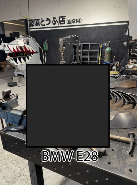 NADKOLA POSZERZANE TYLNE BMW E28 SEDAN